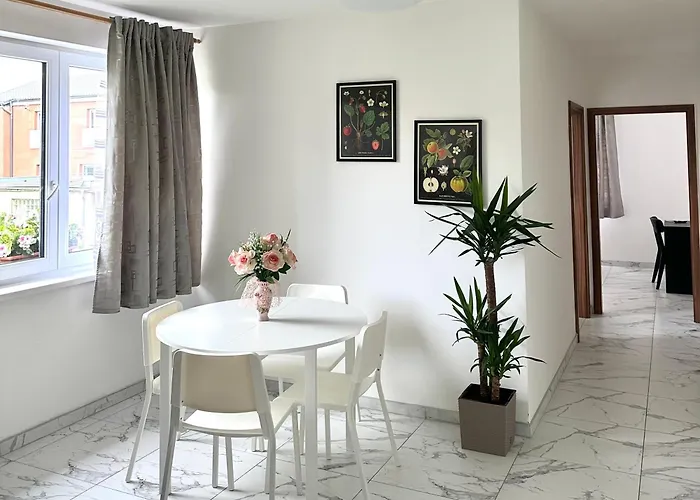 Cozy Apartment Near Prague Centre