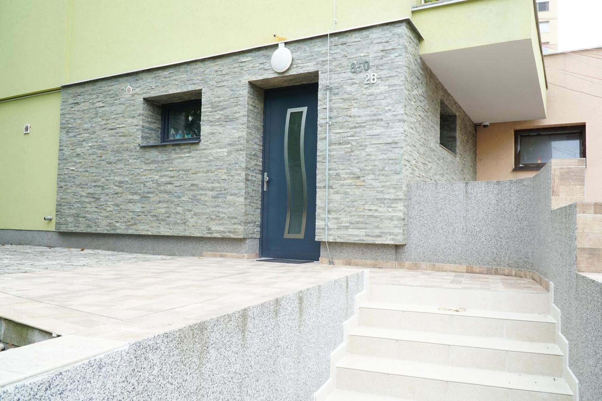 Cozy Near Centre Apartment *